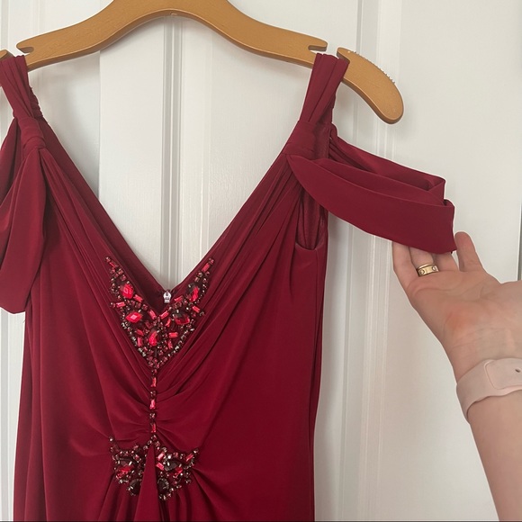 Red Caché dress with beading size 8 - Picture 2 of 8